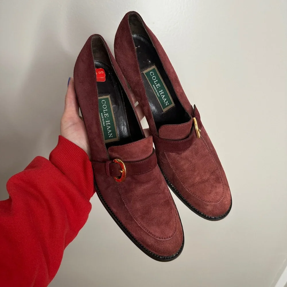 Cole Haan Women's Burgundy‎ Suede Loafer Heels Buckle Accent Size 8 AA